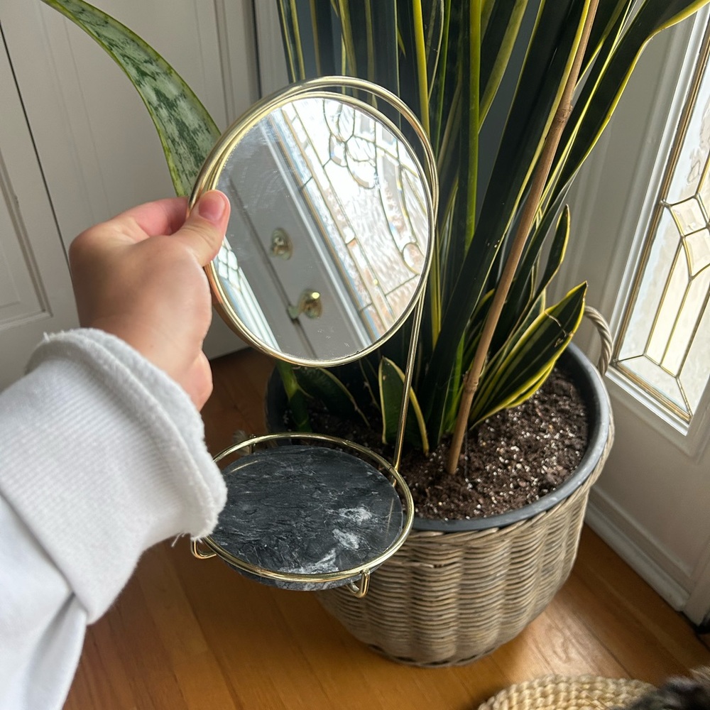 Mirror beauty